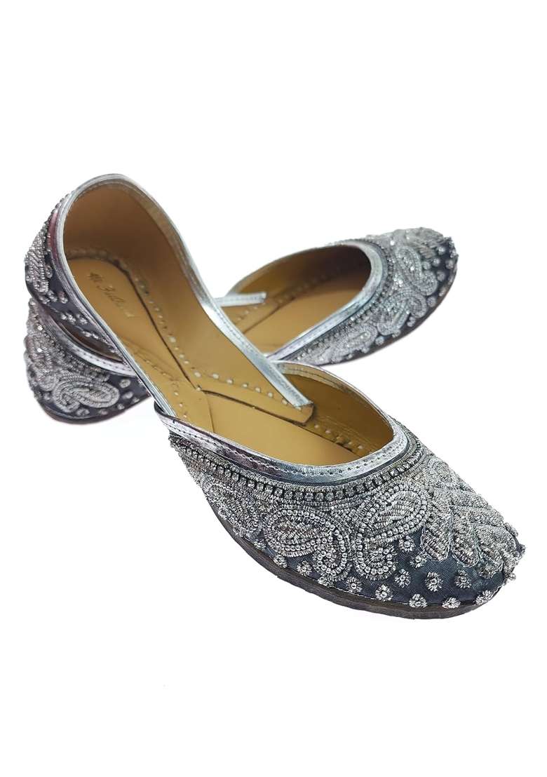Fulkari Womens Celosia Genuine Soft Leather Embroidered Jutis - Indya