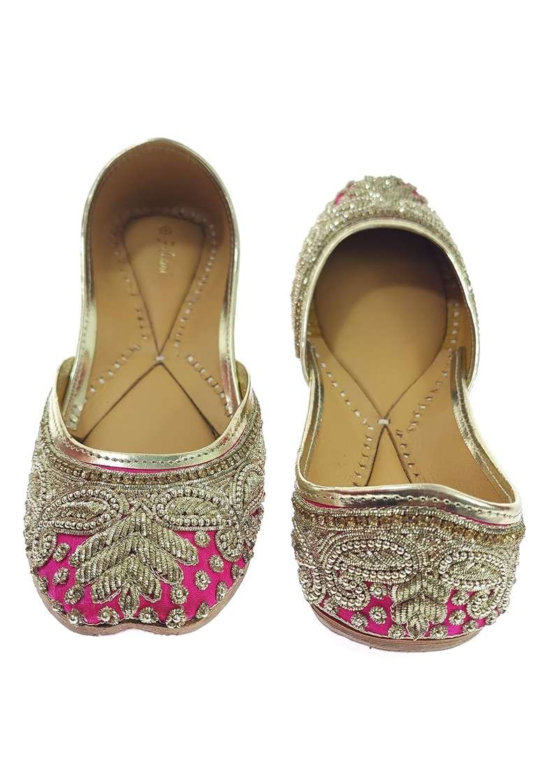 Fulkari Womens Celosia Genuine Soft Leather Embroidered Jutis - Indya
