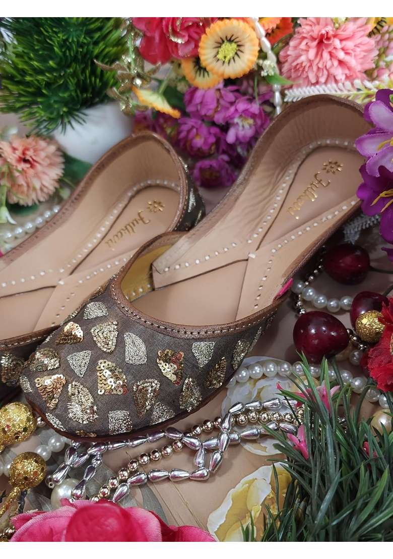 Fulkari Womens Triangle Gold Genuine Soft Leather Jutis Bite and Pinch Free Juttis - Indya