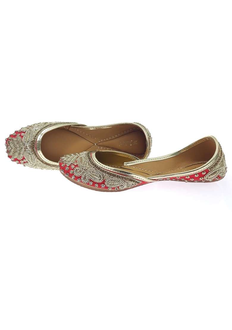 Fulkari Womens Celosia Genuine Soft Leather Embroidered Jutis - Indya