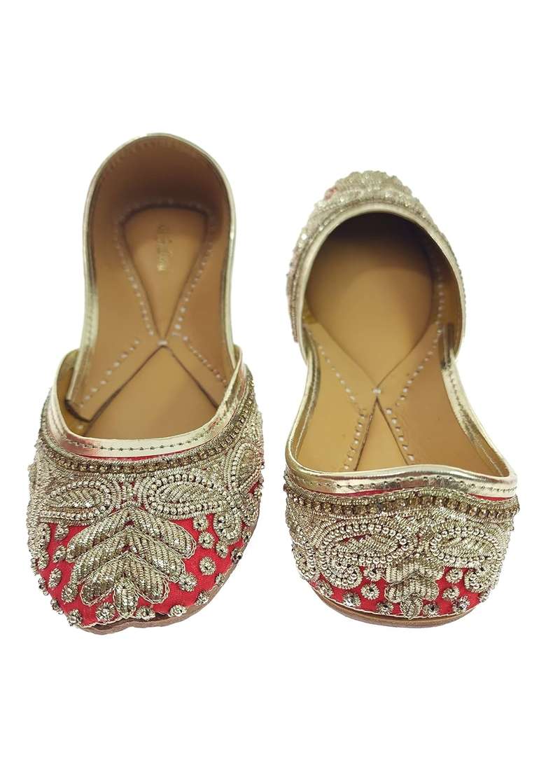 Fulkari Womens Celosia Genuine Soft Leather Embroidered Jutis - Indya
