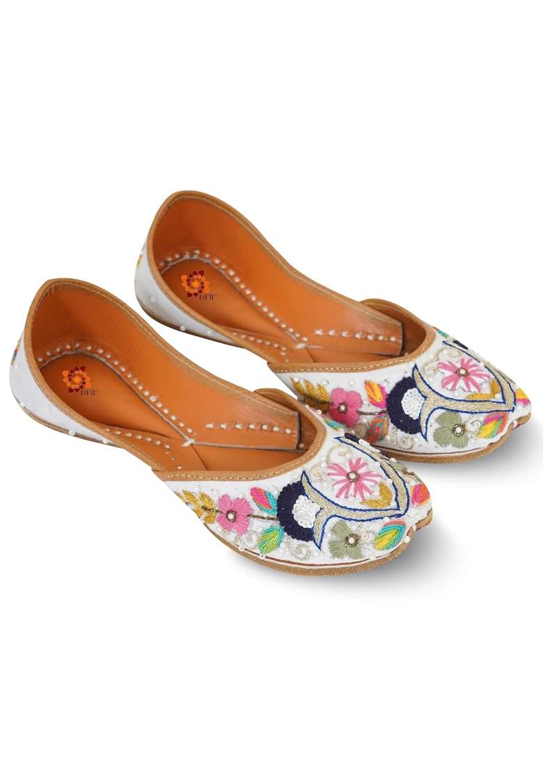 DFR White Women Hand Zari Dabka Mojari Juttis - Indya
