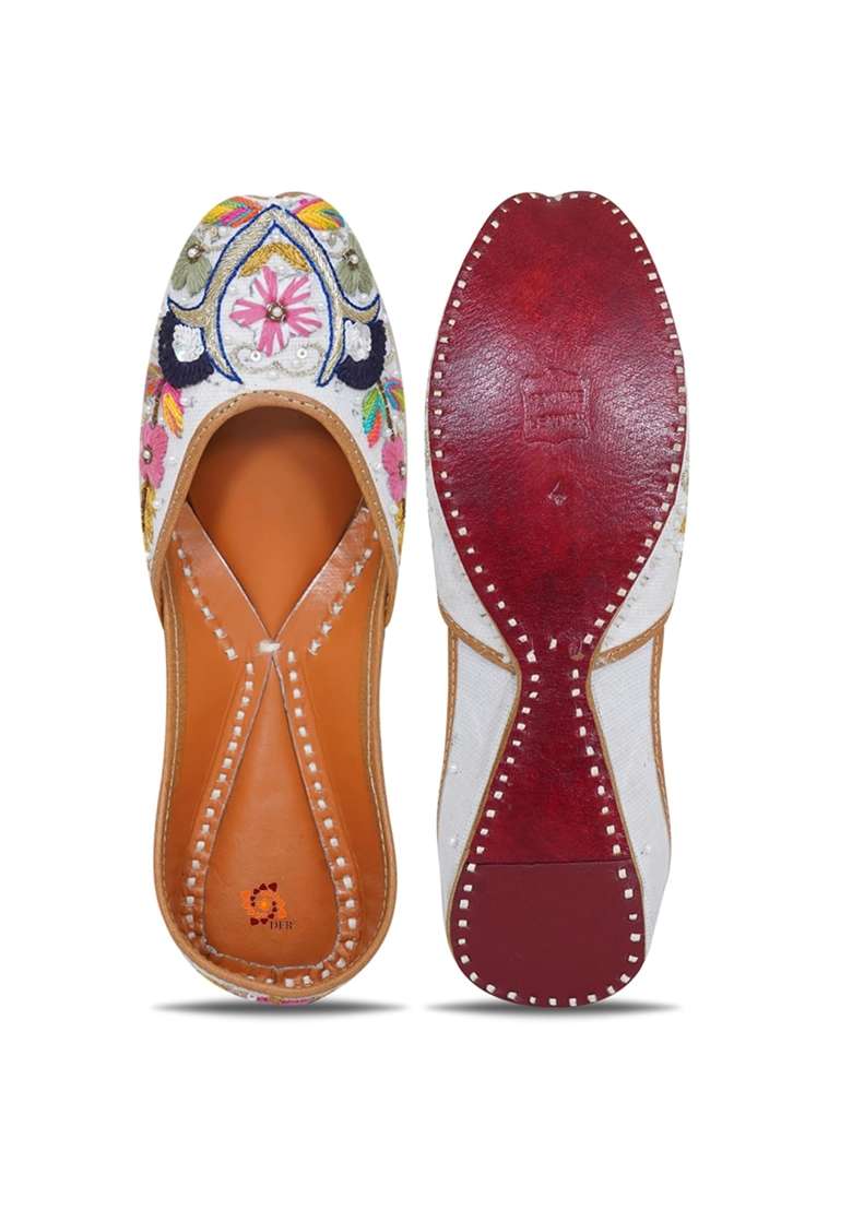 DFR White Women Hand Zari Dabka Mojari Juttis - Indya