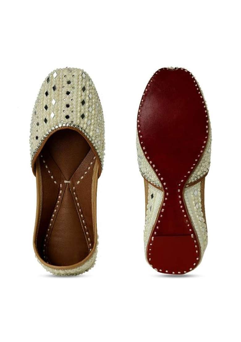 Pehnawacraft Dove Pearl Jutti for Women Punjabi Jutti - Indya