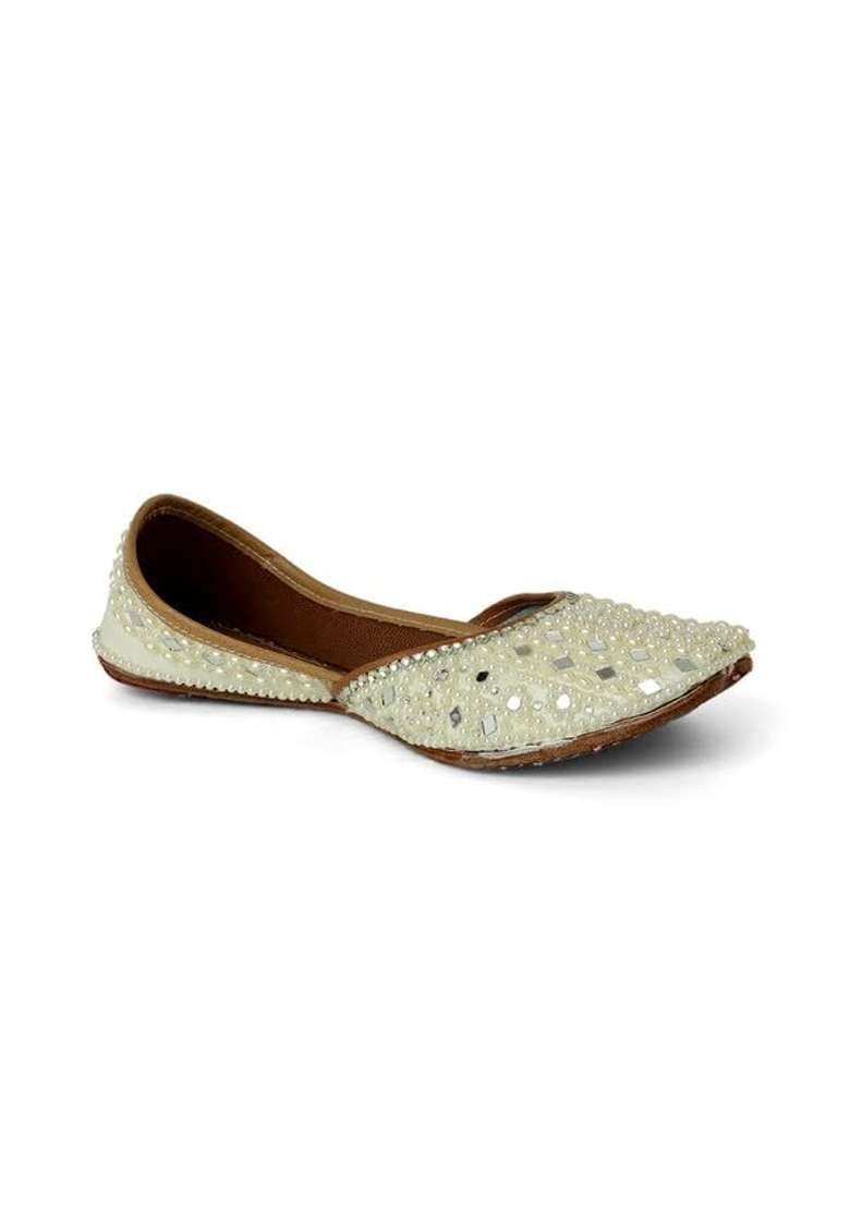 Pehnawacraft Dove Pearl Jutti for Women Punjabi Jutti - Indya