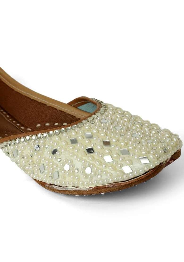Pehnawacraft Dove Pearl Jutti for Women Punjabi Jutti - Indya