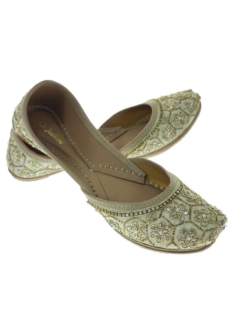 Fulkari Women Pansy Gold Genuine Soft Leather Embroidered Jutis - Indya