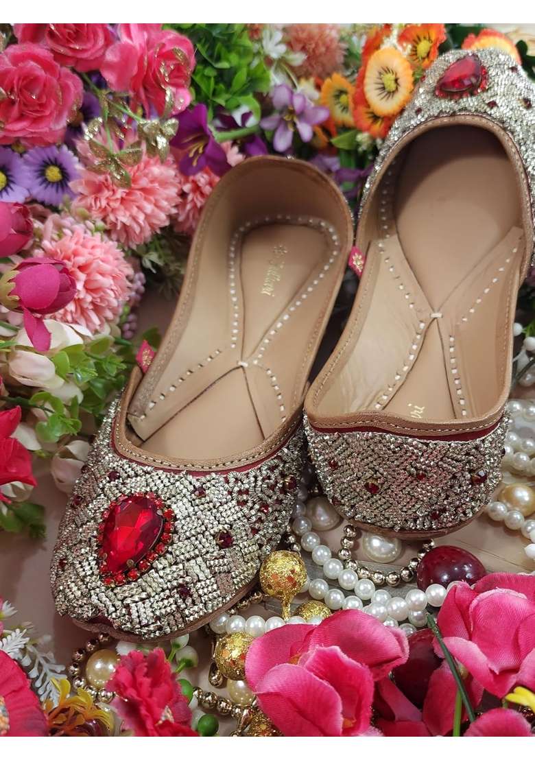 Fulkari Womens Ruby Stone Genuine Soft Leather Embroidered Jutis - Indya