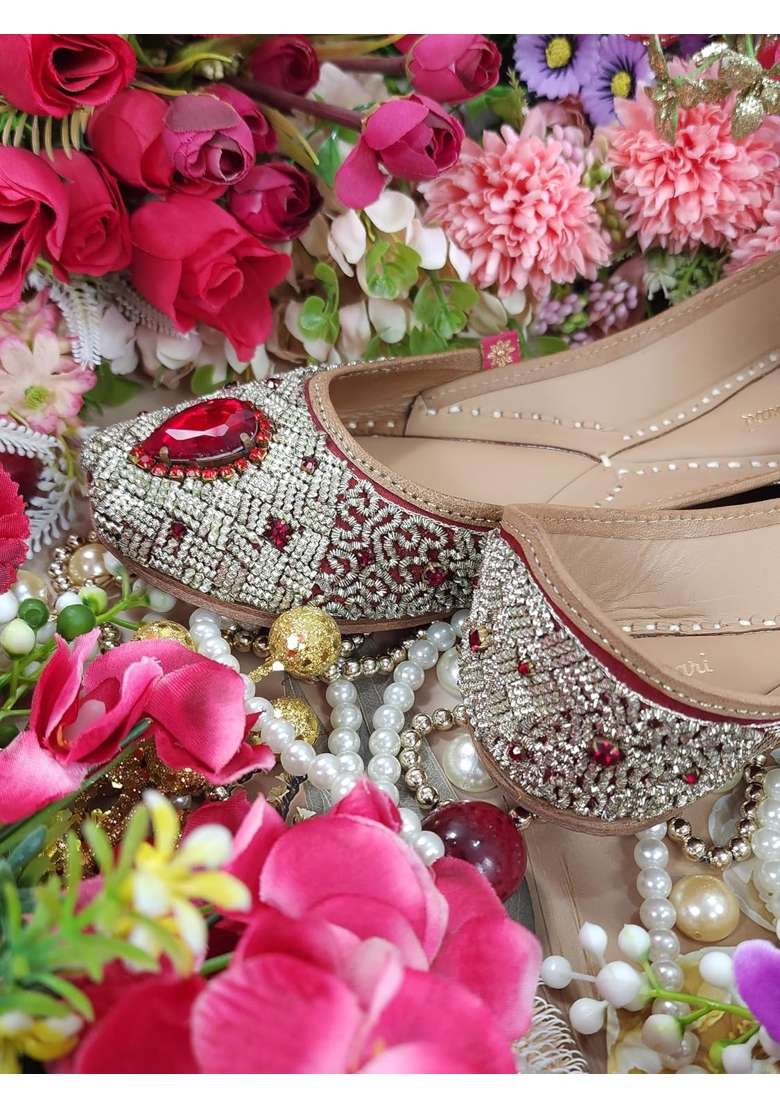 Fulkari Womens Ruby Stone Genuine Soft Leather Embroidered Jutis - Indya