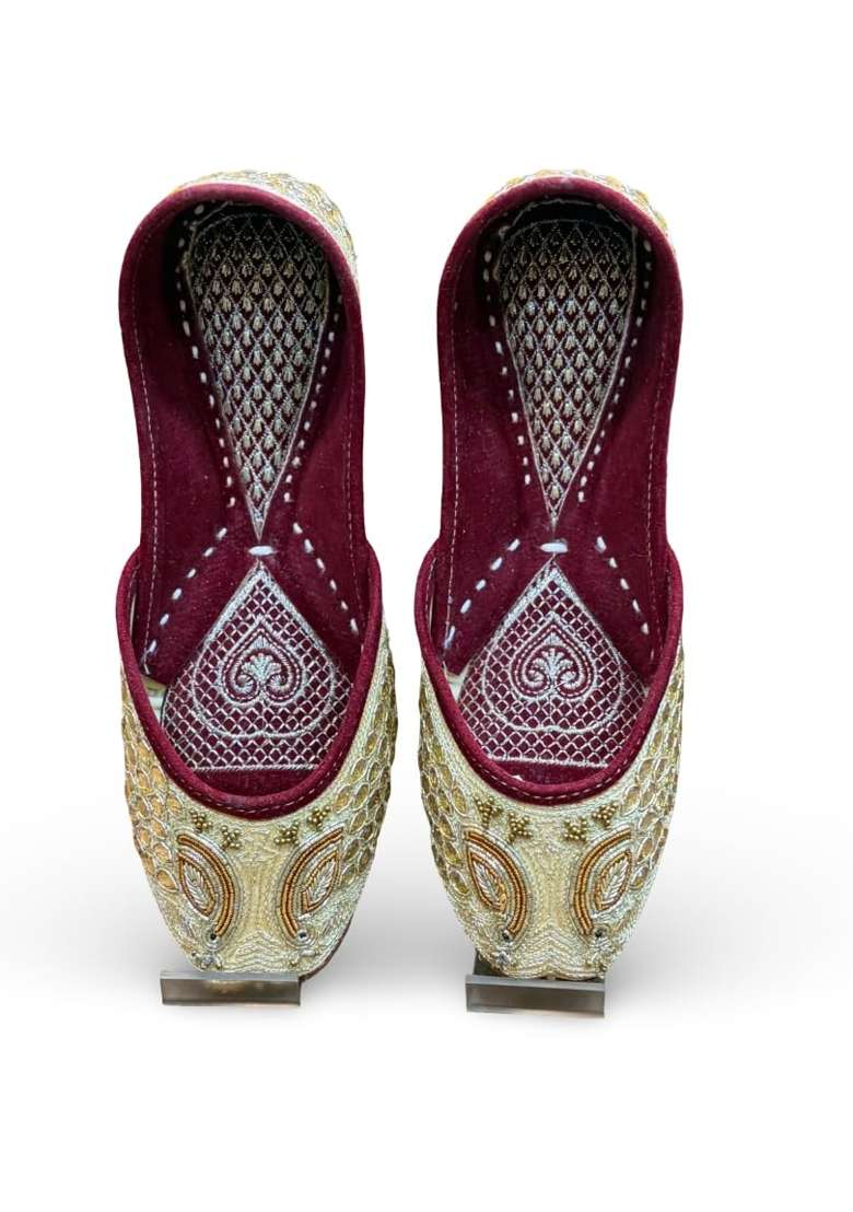Embroidered Jutti for Women Traditional Slip on Mojari - Indya