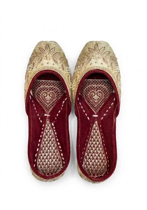 Embroidered Jutti for Women Traditional Slip on Mojari