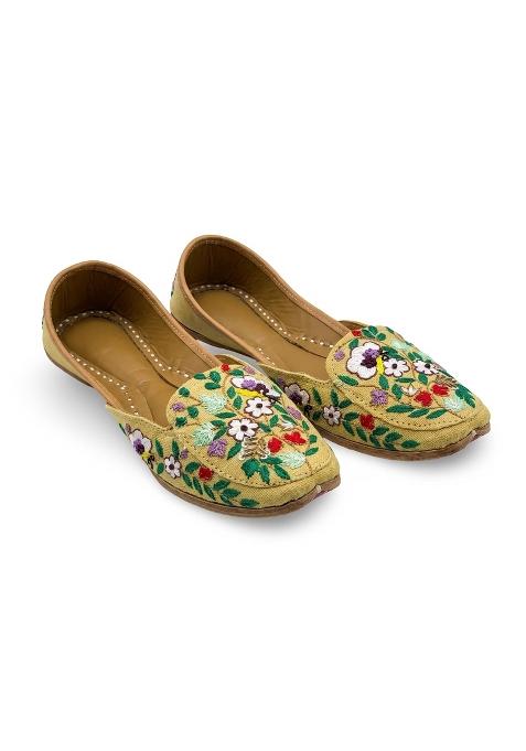 Embroidered Jutti for Women Traditional Slip on Mojari