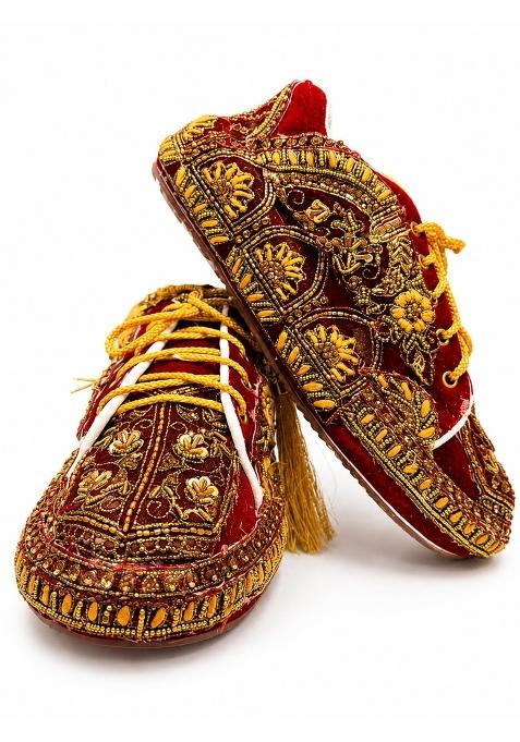 Nagina Global Womens Red Gold Embroidered Jutti Traditional Indian Mojari Flats