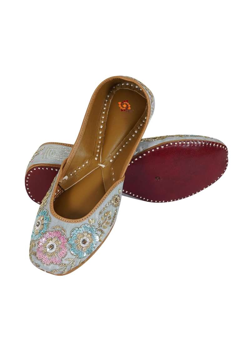 DFR Grey Women Hand Zari Dabka Mojari Juttis - Indya