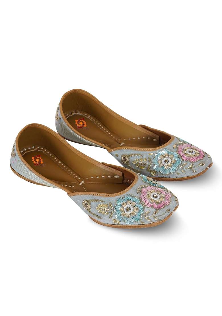 DFR Grey Women Hand Zari Dabka Mojari Juttis - Indya