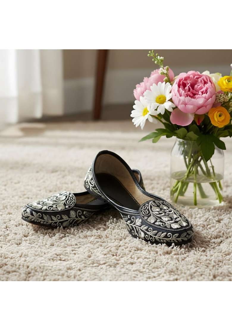 Indiestride Black Women Rajasthani Embroidery Ethnic Mojaris Punjabi Jutis Jutti Flats - Indya