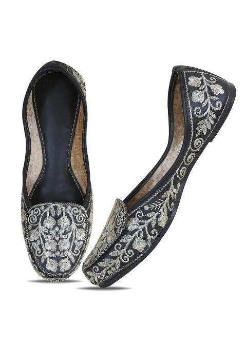 Indiestride Black Women Rajasthani Embroidery Ethnic Mojaris Punjabi Jutis Jutti Flats