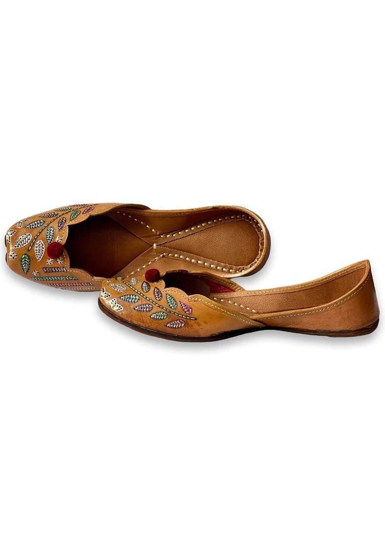 Punjabis Hand Art PHA Womens Embroidered Leather Punjabi Jutti Traditional Ethnic Design Brown Phas Juttis - Indya