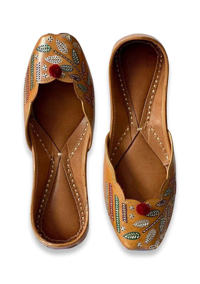 Punjabis Hand Art PHA Womens Embroidered Leather Punjabi Jutti Traditional Ethnic Design Brown Phas Juttis - Indya