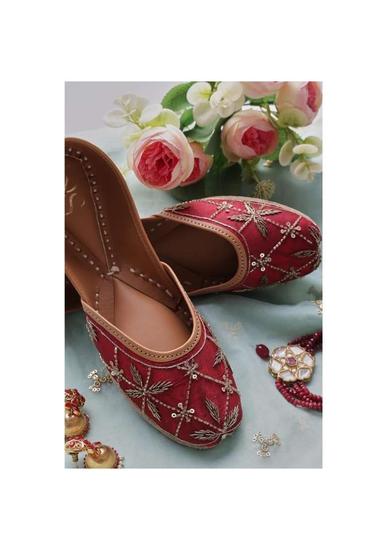 Niralii Traditional Handmade Punjabi Jutti Wine Whisperer Ethnic Indian Mojari - Indya