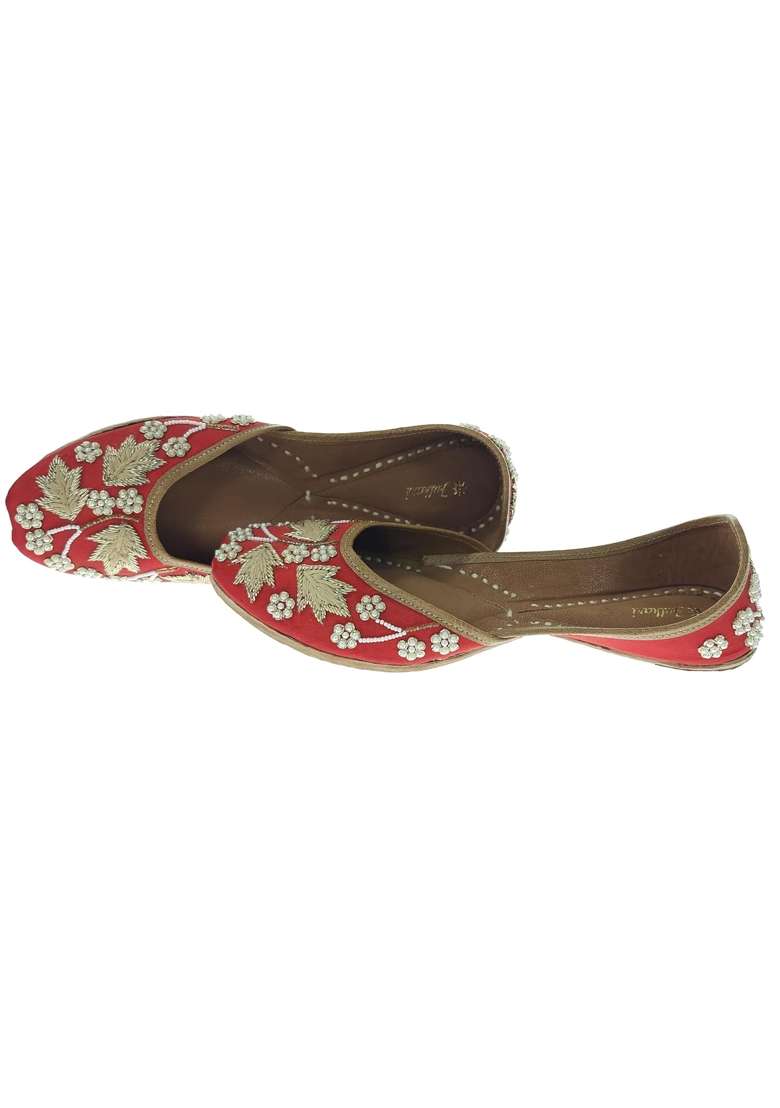 Fulkari Women Palm Leaf Gold Soft Embroidered Jutis Bite and Pinch Free Jutti - Indya