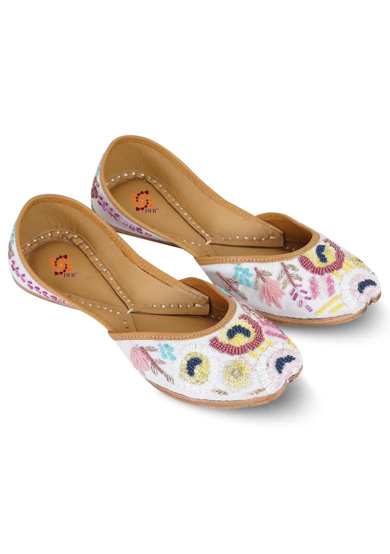 DFR Women Hand Zari Dabka Mojari Juttis - Indya