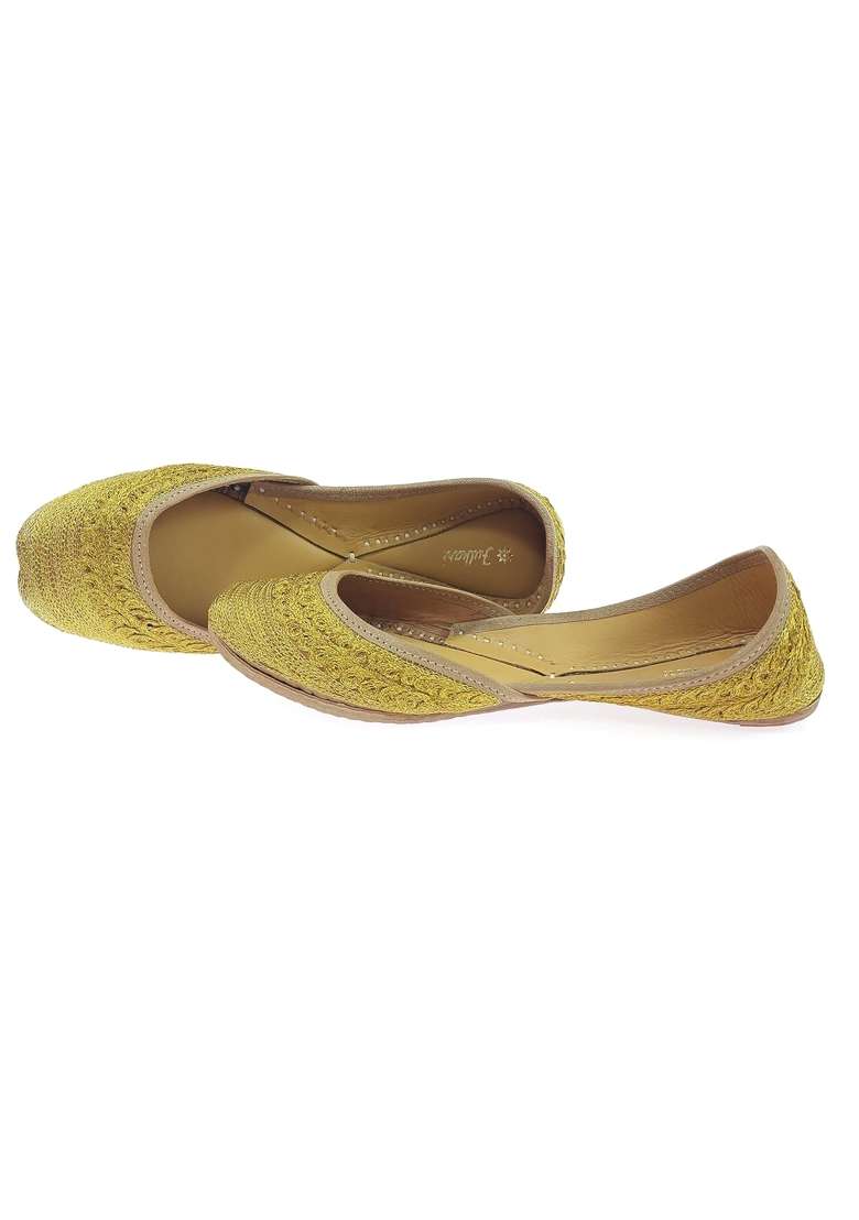 Fulkari Womens Susan Genuine Soft Leather Embroidered Jutis - Indya