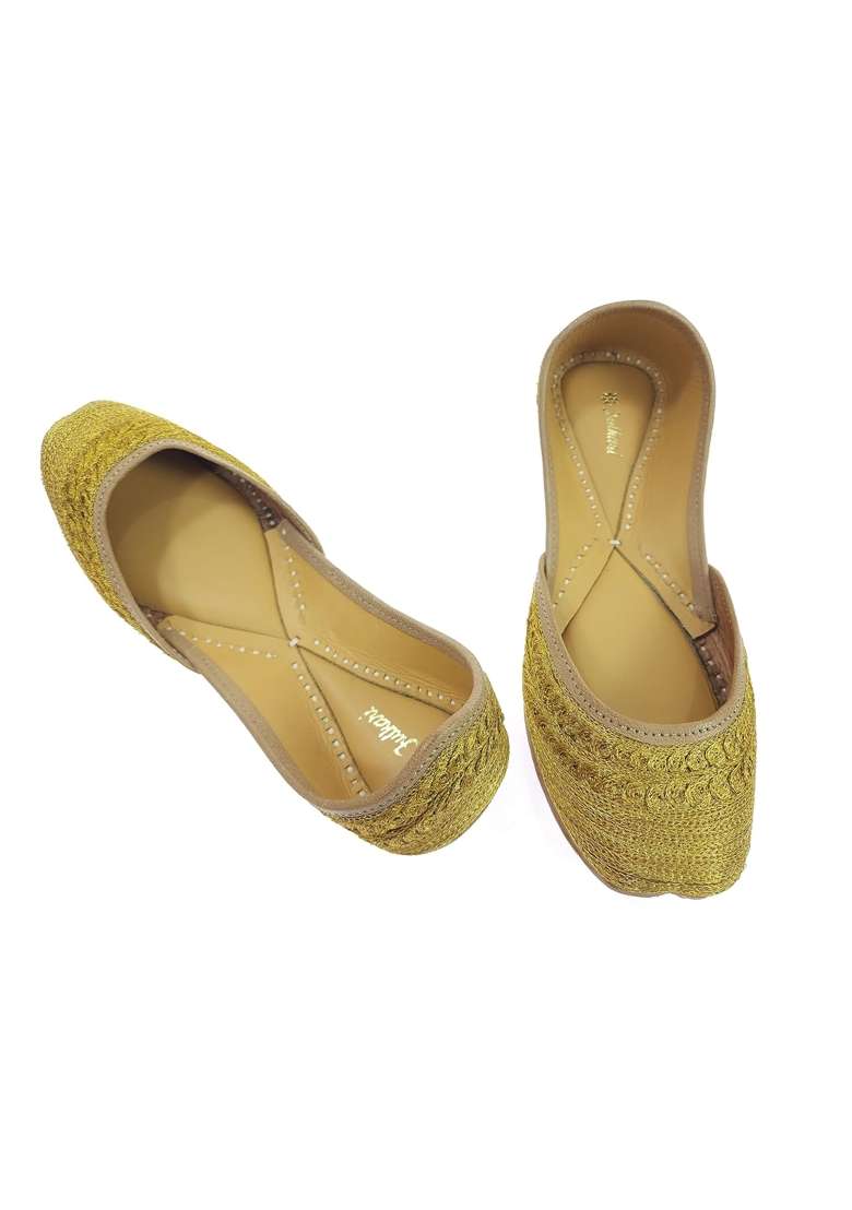 Fulkari Womens Susan Genuine Soft Leather Embroidered Jutis - Indya