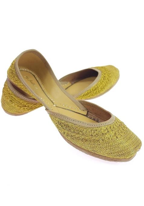 Fulkari Womens Susan Genuine Soft Leather Embroidered Jutis
