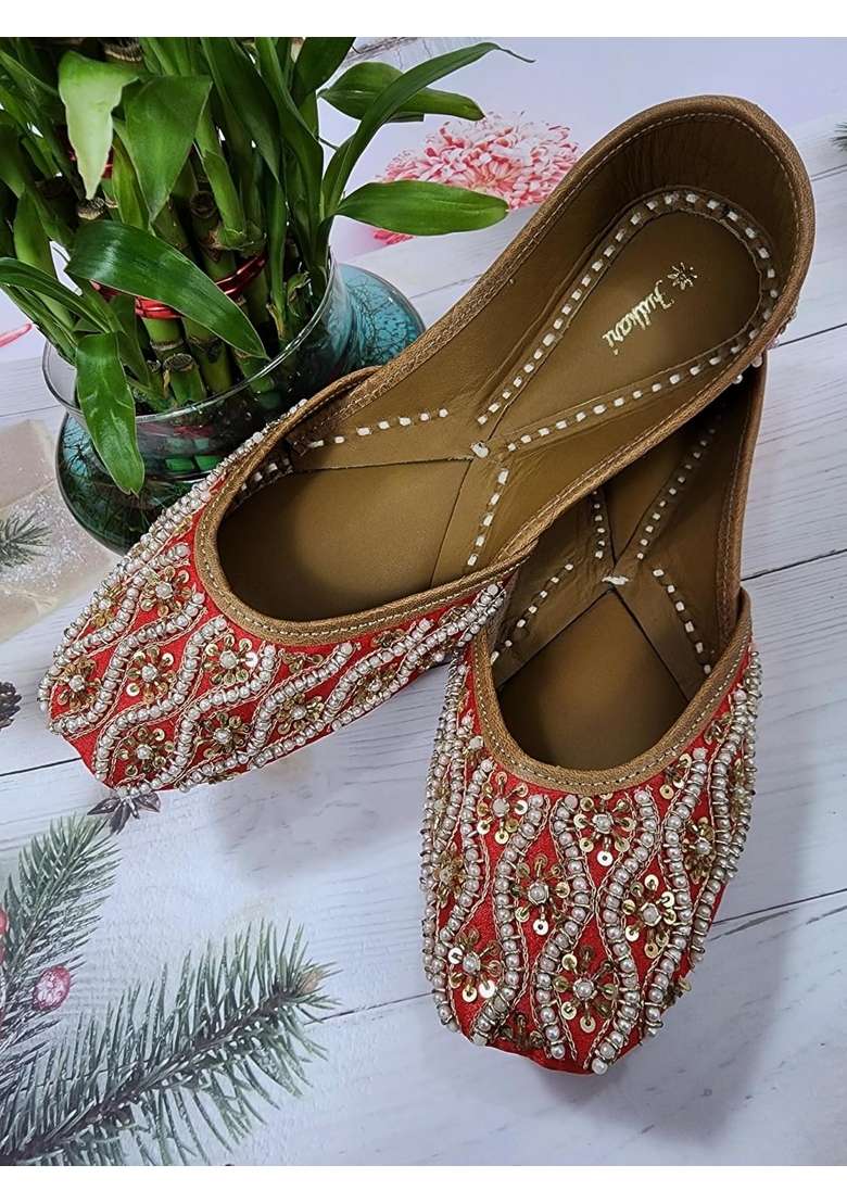 Fulkari Women Acacia Gold Genuine Soft Leather Embroidered Jutis - Indya