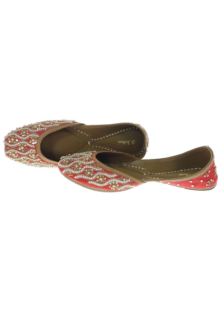 Fulkari Women Acacia Gold Genuine Soft Leather Embroidered Jutis - Indya