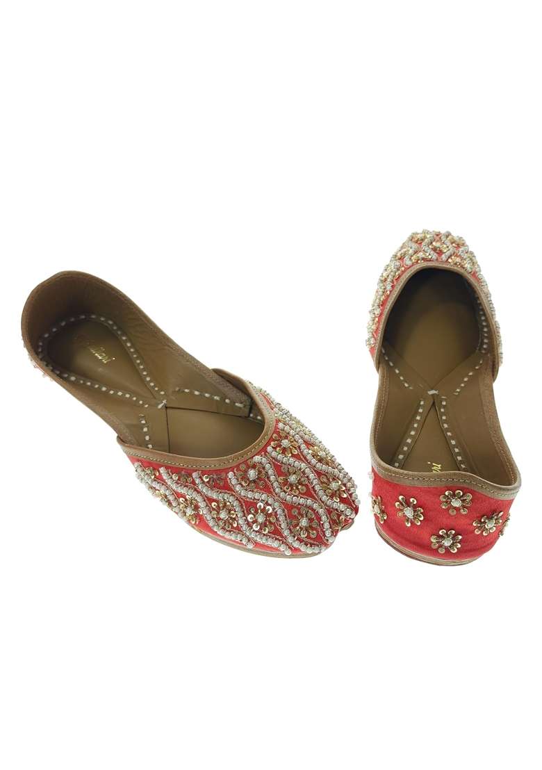 Fulkari Women Acacia Gold Genuine Soft Leather Embroidered Jutis - Indya