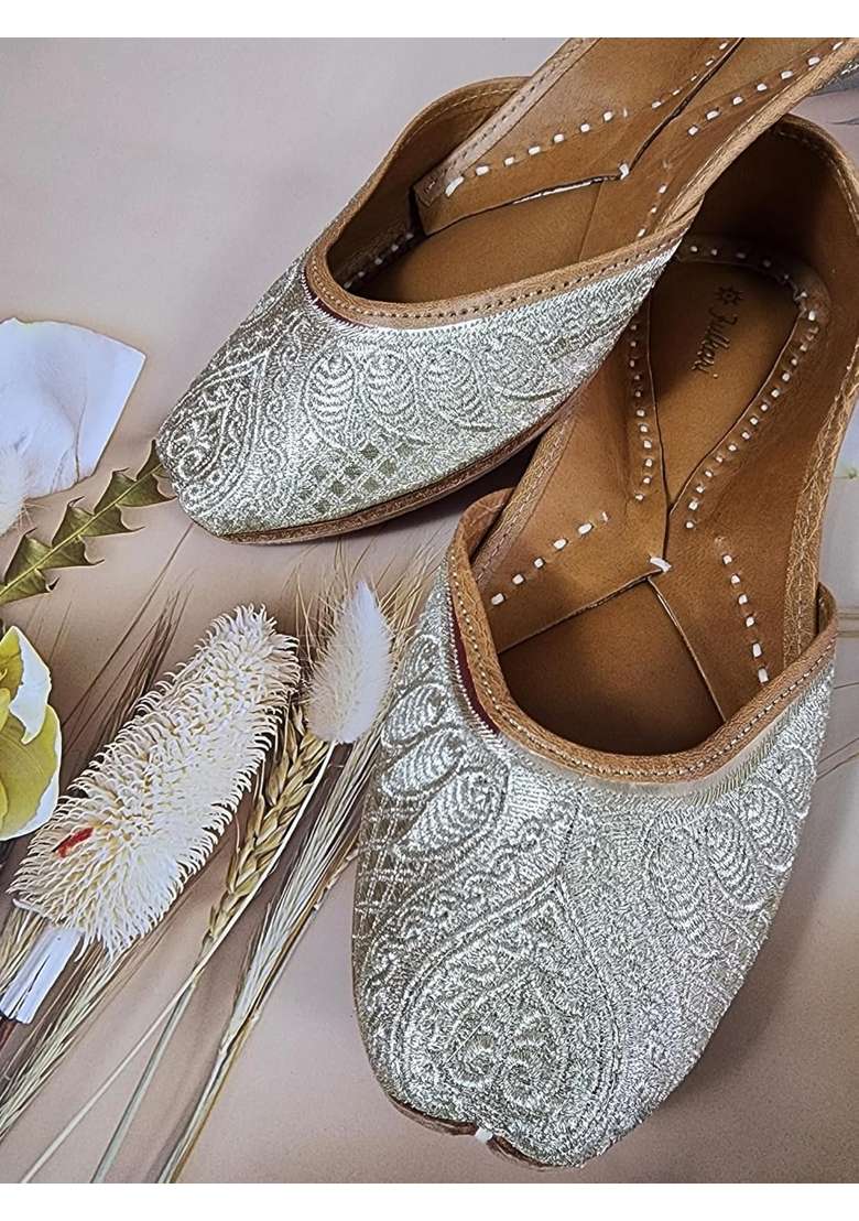 Fulkari Women Weigela Gold Genuine Soft Leather Embroidered Jutis - Indya