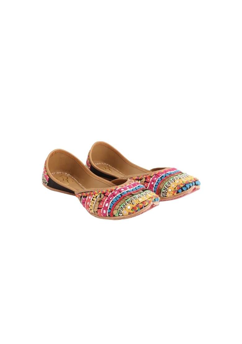 Niralii Traditional Punjabi Jutti for Women Boho Bloom Ethnic Handmade Indian Mojari - Indya