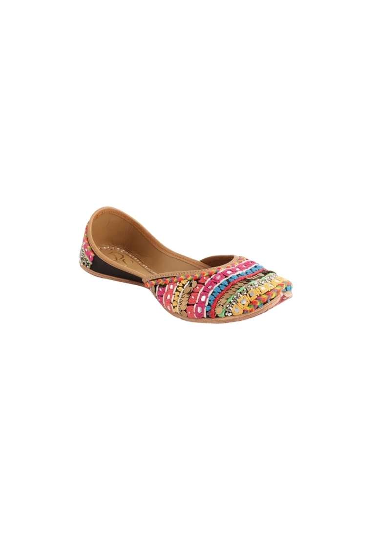 Niralii Traditional Punjabi Jutti for Women Boho Bloom Ethnic Handmade Indian Mojari - Indya