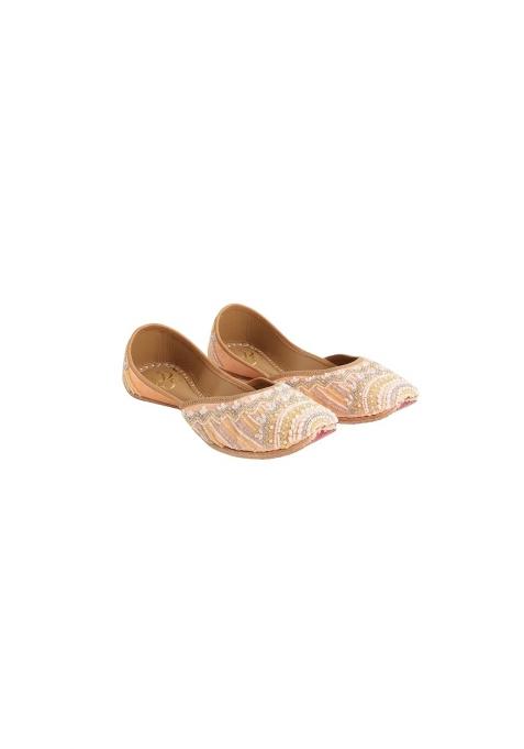 Niralii Traditional Punjabi Jutti for Women Peach Pearl Ethnic Handmade Indian Mojari