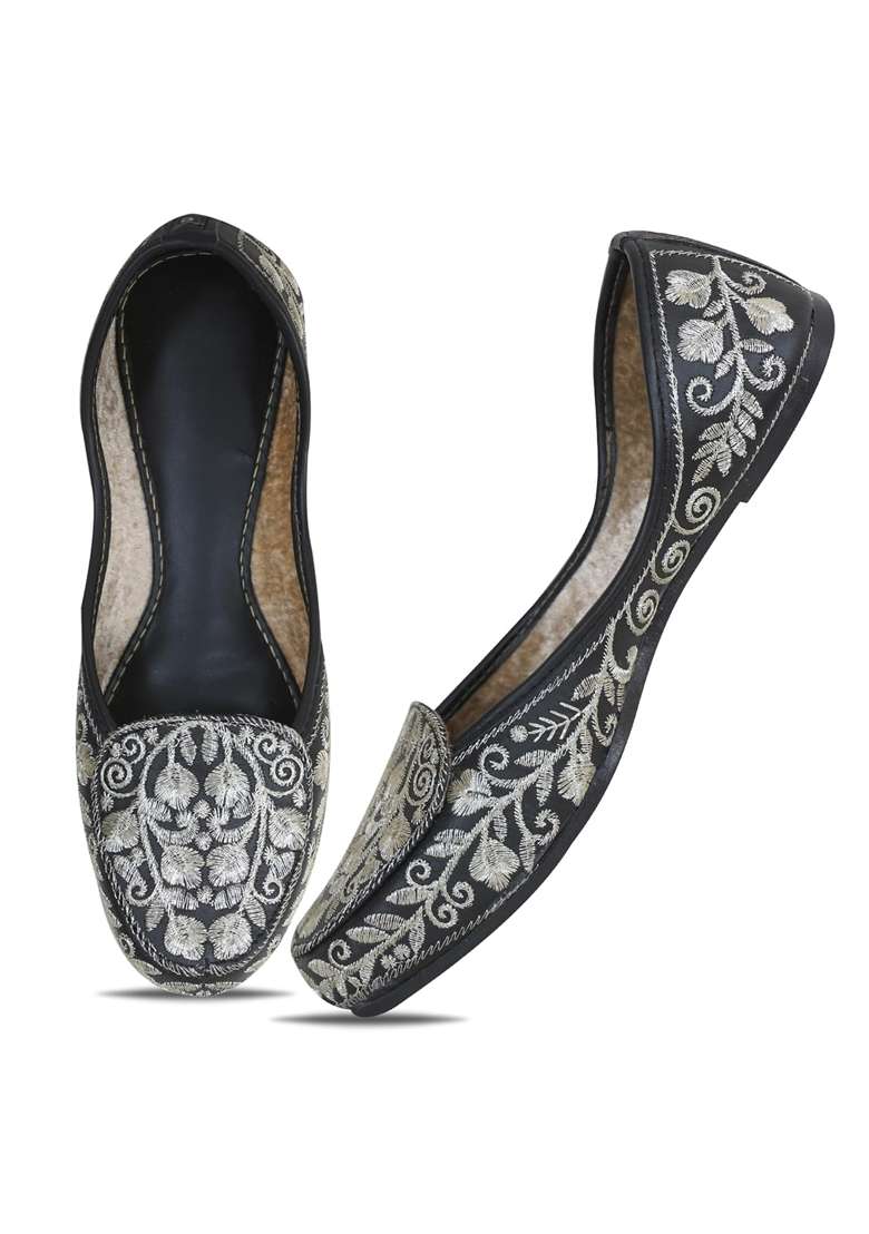 Indiestride Black Women Rajasthani Embroidery Ethnic Mojaris Punjabi Jutis Jutti Flats - Indya