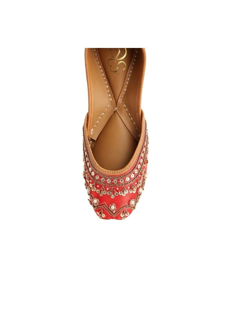 Niralii Traditional Punjabi Jutti for Women Rouge Red Ethnic Handmade Indian Mojari - Indya
