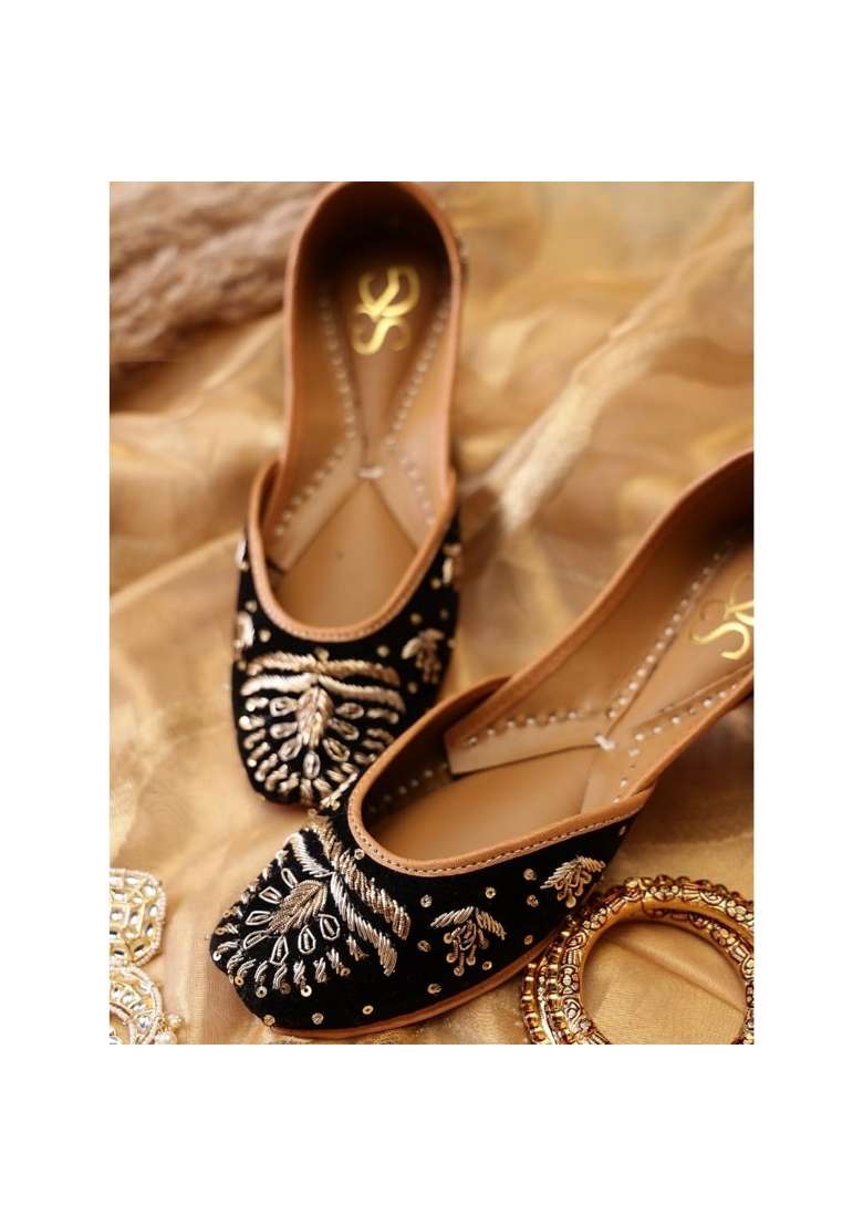 Niralii Traditional Punjabi Jutti for Women Charcoal Glam Ethnic Handmade Indian Mojari - Indya