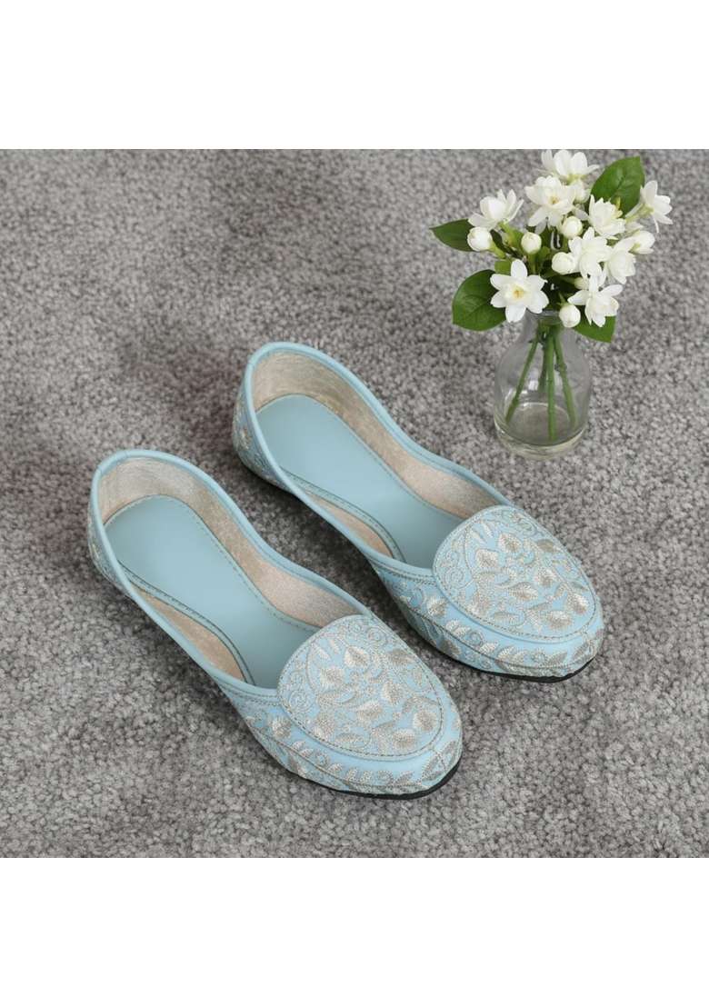 Indiestride Women Rajasthani Embroidery Ethnic Mojaris Punjabi Jutis Jutti Flats - Indya