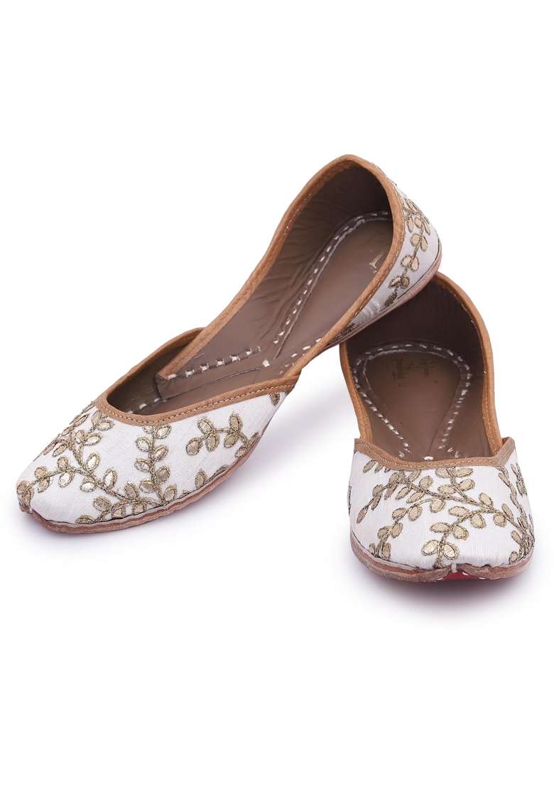HEER Womens Handmade Ethnic Traditional Jutti Embroidered Jaipuri Bridal Jutti Wed Bell - Indya