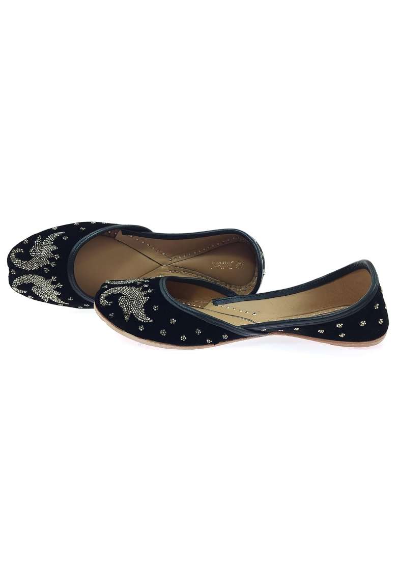 Fulkari Womens Astra Welvet Genuine Soft Leather Embroidered Jutis - Indya