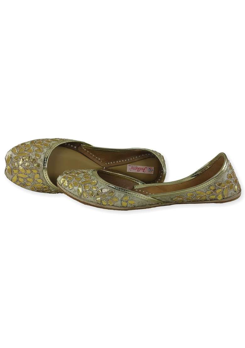 Fulkari Womens Soft Leather Bite and Pinch Free Gotta Patti Gold Embroidered Flat Jutti Ethnic Shoe - Indya