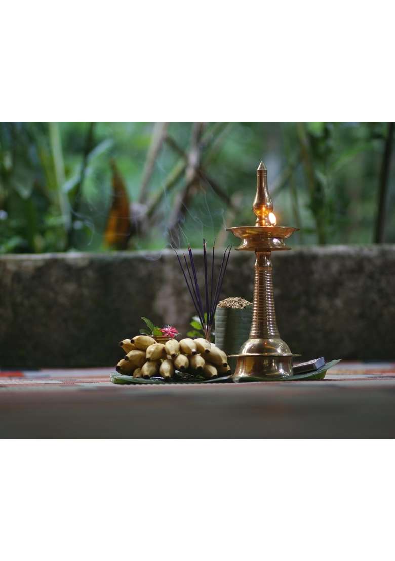 Puyangam Brass Kerala Kuthuvelakku Pamba Vilakku - Indya
