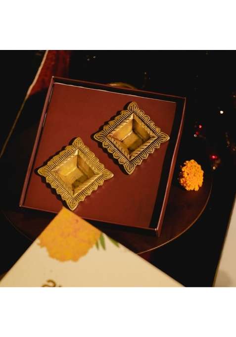 Araana Home Premium Brass Diya Handcrafted Golden Square Oil Lamps for Puja Room Temple Decor Set of 2