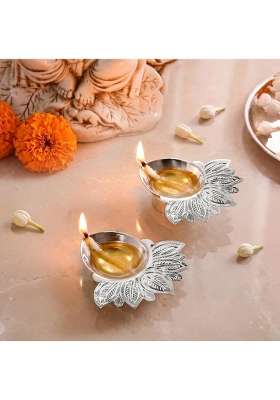 Nestasia Silver Plated Brass Diya for Aarti Leaf Etched Design Pooja Deepak with Gift Box Set of 2