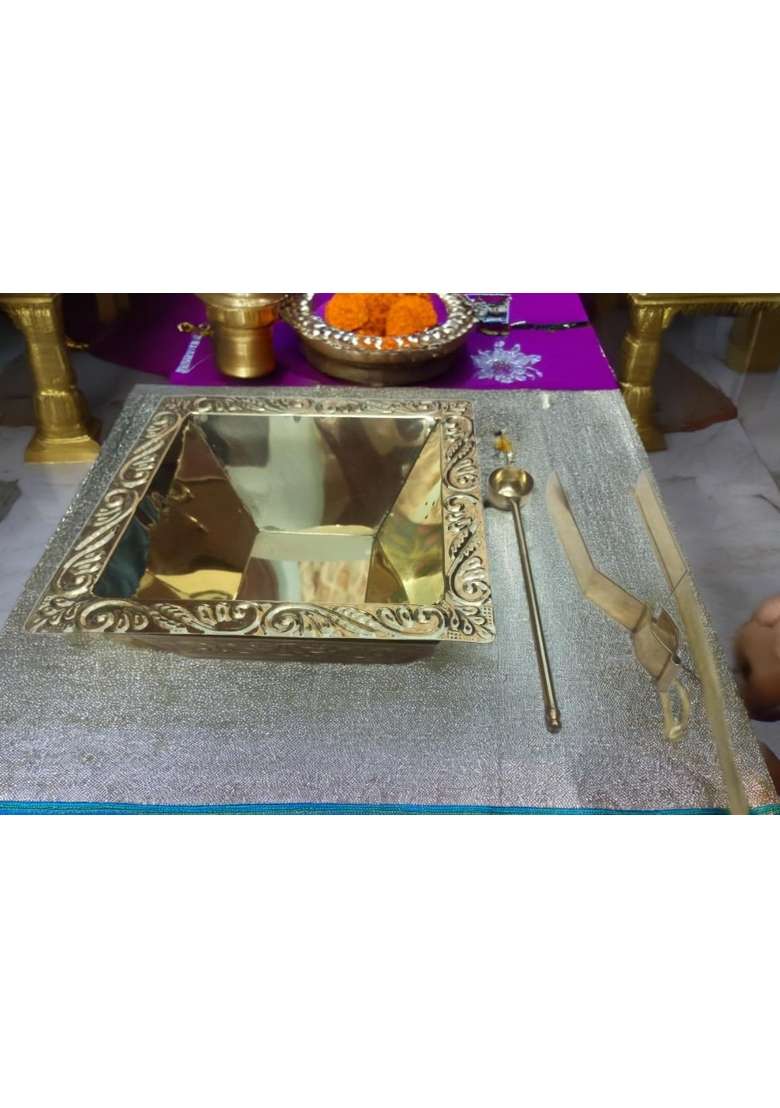 Om Shreejee Decor Golden Premium Brass Hawan Kund Set Havan Kund Stand Suchi Spoon Tong Chimta L X B X H - Indya