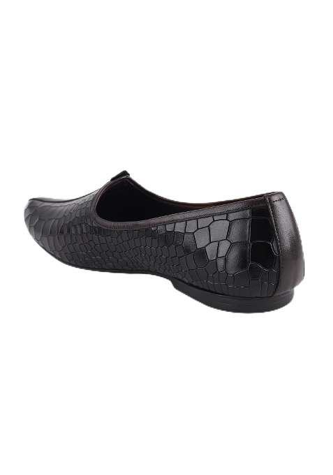 Ezok Brown Mens Genuine Leather Mojari Shoes Lightweight