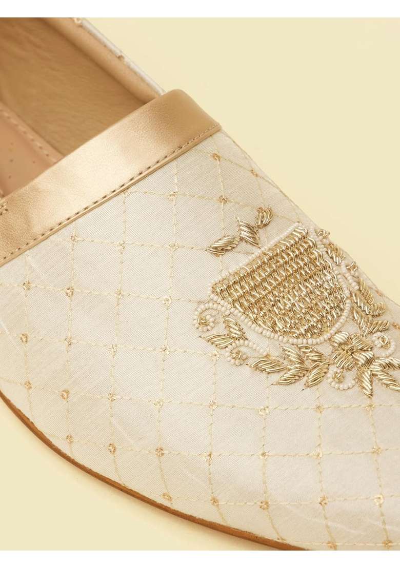 Manyavar Mens Diamond Patterned Embroidered and Sequinned Jutti - Indya