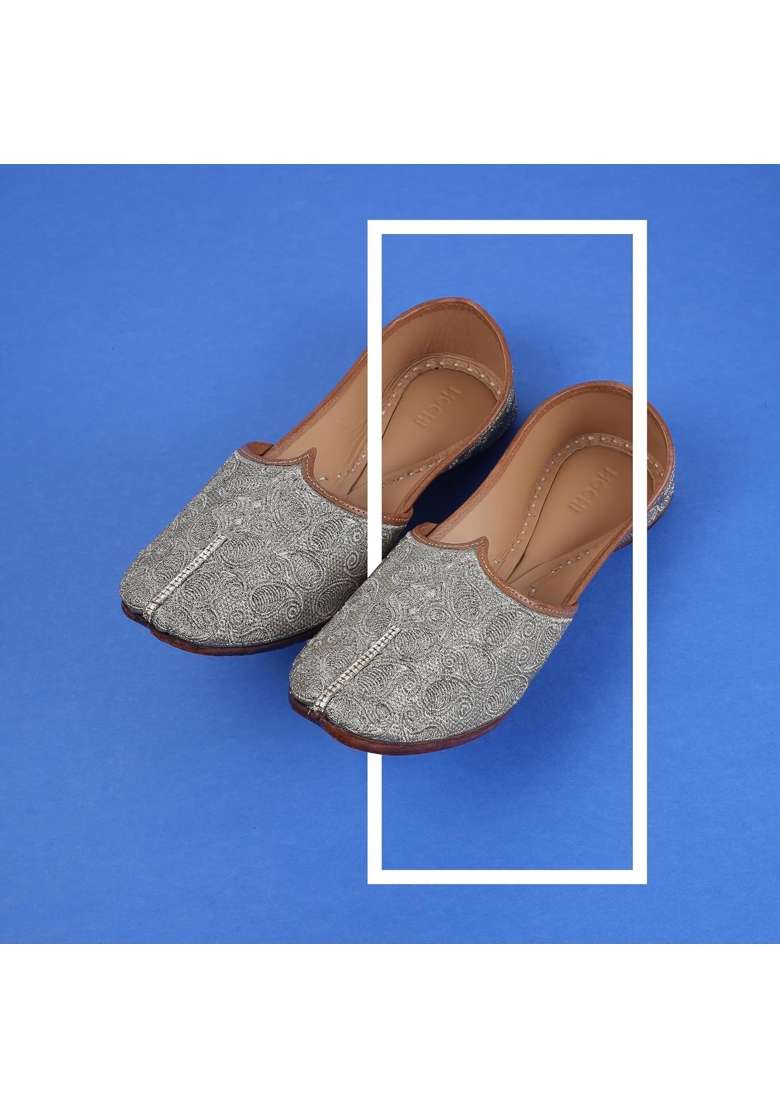 Mochi Gold Mens Slip on Closure Ethnic Mojaris with Flat Sole - Indya